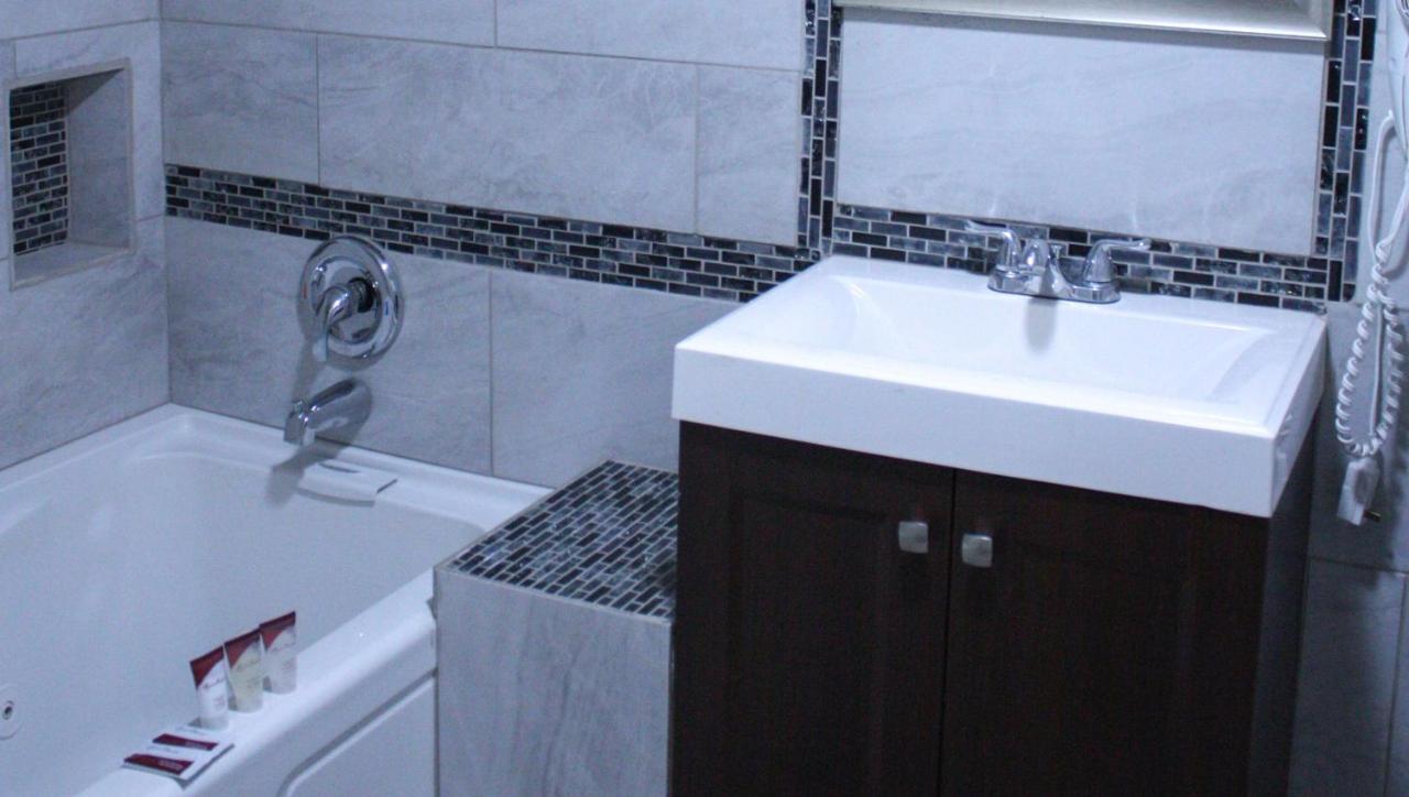 Budget Inn أونتاريو المظهر الخارجي الصورة